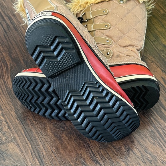 Sorel Women's Tan and Red Waterproof Winter Boots, Like New, Women’s Size 11 - Picture 11 of 14
